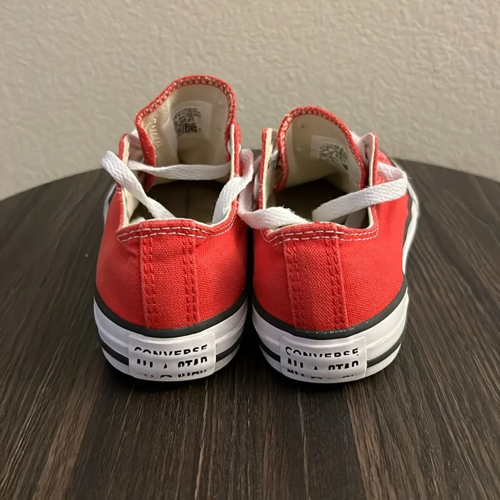 (2) Red Converse Chuck Taylor All Star Classics Unisex